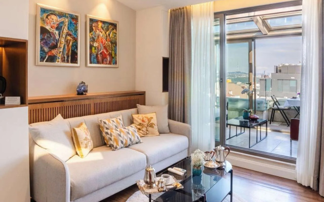 Cheya Hotels & Residences