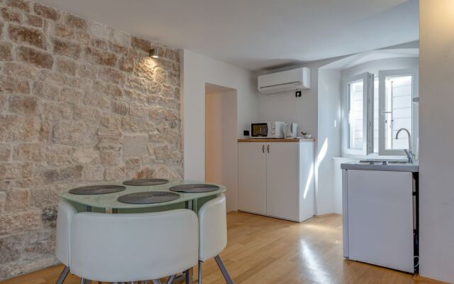Temple Luxury Apartments & Rooms
