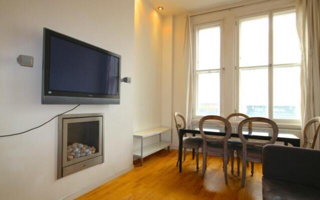 FG Property - Notting Hill, Ladbroke Crescent, Flat 1