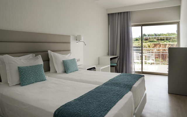Carvi Beach Hotel