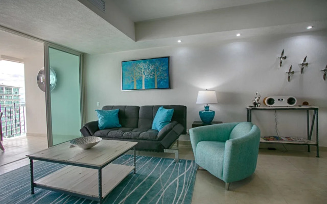 24th Floor Beachfront 1 Bedroom