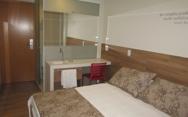 i5 Play Hotel