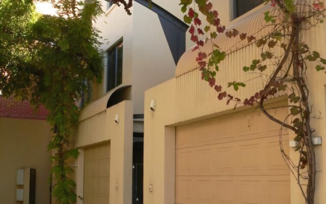 Rnr Serviced Apartments Adelaide-Wakefield