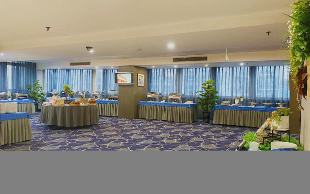 Rezen Kingtown Hotel (Chongqing Xinpaifang)