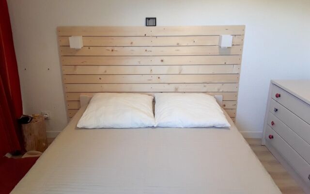 Apartment With one Bedroom in Cavalaire-sur-mer, With Furnished Terrac