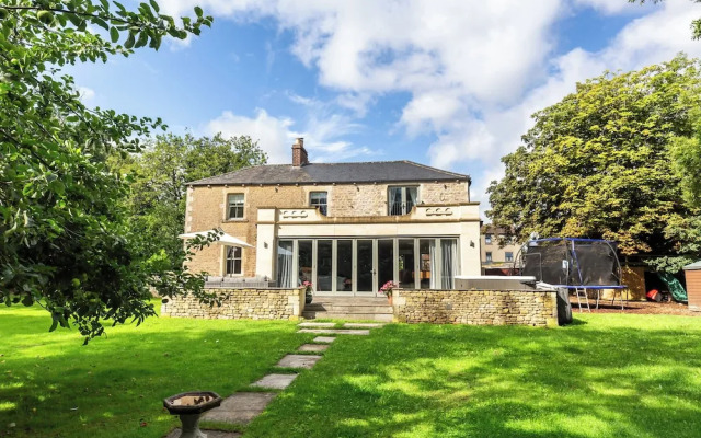 Vallis Oak Villa