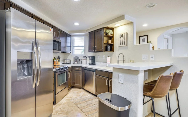 Family-friendly Condo w/ Pool Access in Phoenix!