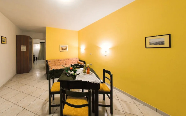 Remezzo Apartments & Studios