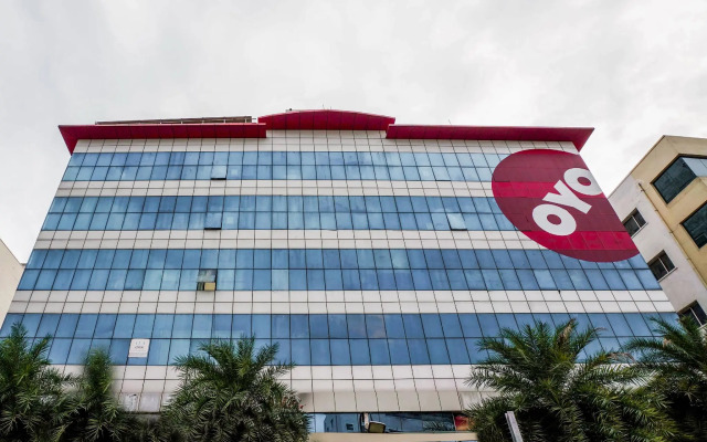 Capital O 9003 Halcyon Deccan Inn