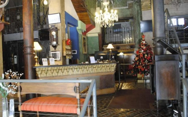 La Fresque Hotel