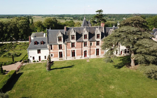Chateau De Jallanges