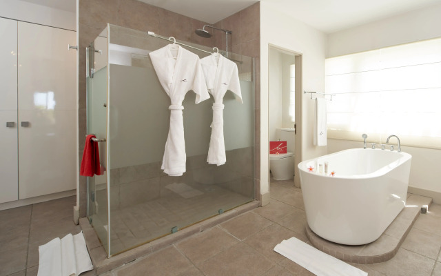 Cape Point Seafront Suites & Penthouse with LOV