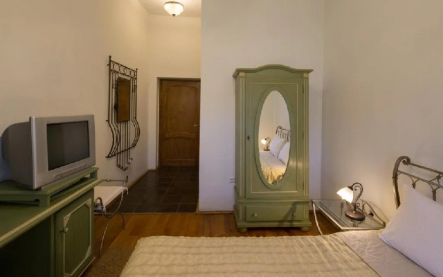 Complex Medieval Unglerus