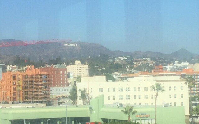 Hollywood Apartments by Barsala