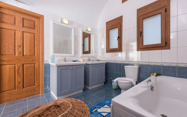 Zeus Residence