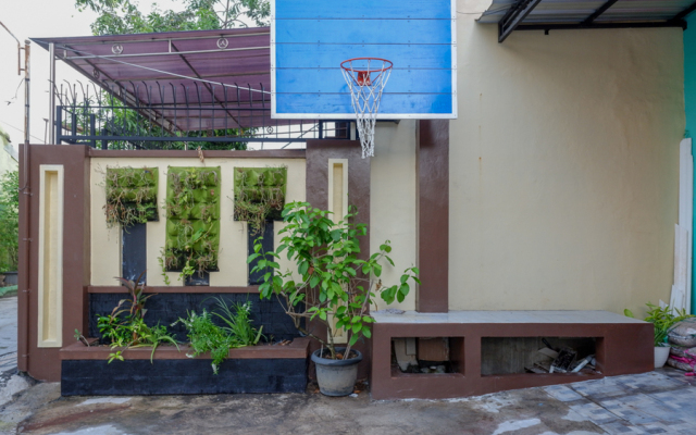 RedDoorz near Jalan Adi Sucipto Solo