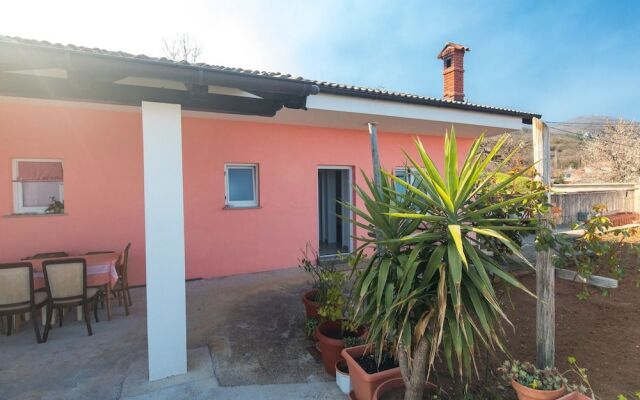 Apartment Lucia & Holiday Home Nino