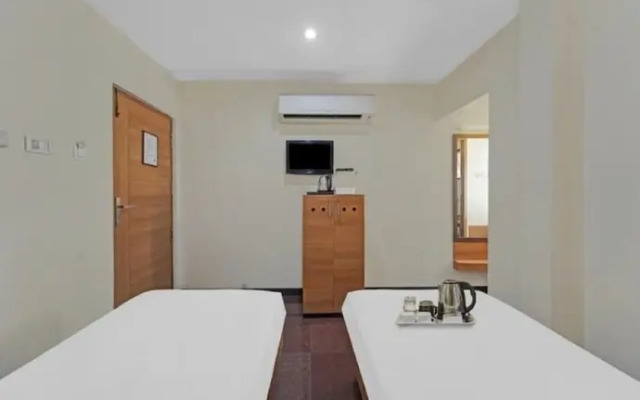 FabHotel The Redfox