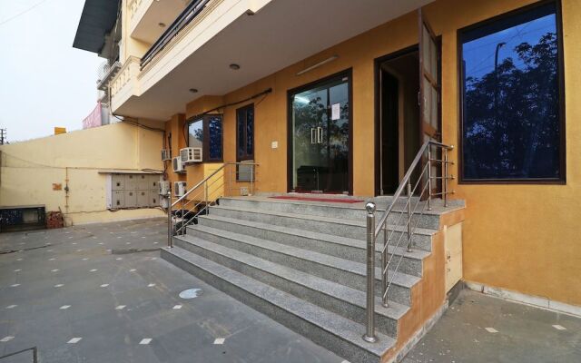 OYO 15202 Kanny Residency