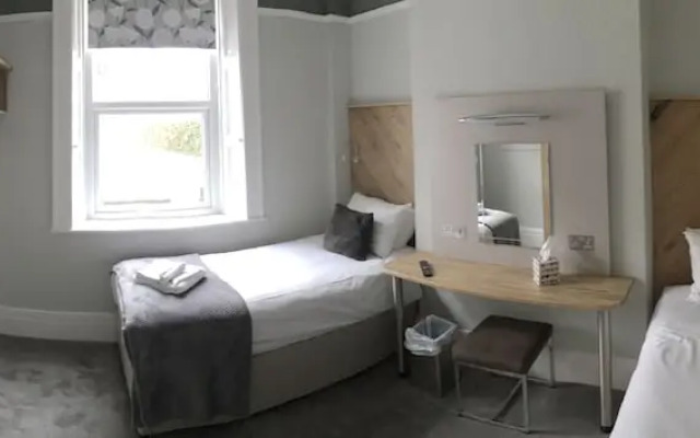 OYO Harmony Apartments