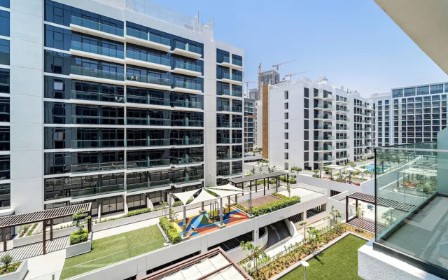 Silkhaus Azizi Riviera