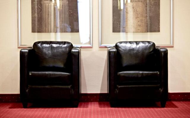 Metropolitan Hotel by Flemings
