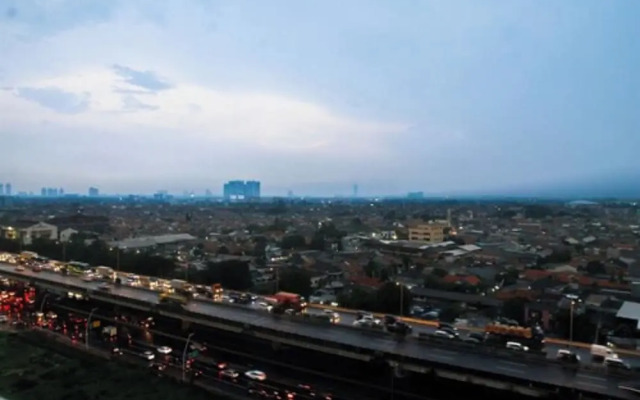 Well Designed 2BR Green Pramuka Apartment