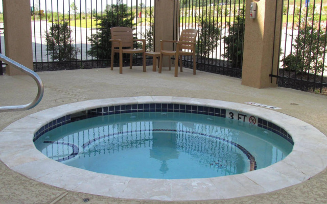 Hampton Inn & Suites Center