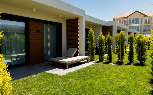 White villas (Seabreeze)