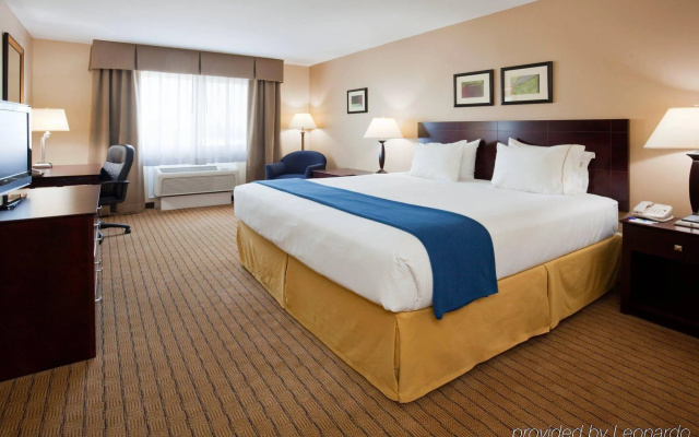 Holiday Inn Express Devils Lake by IHG
