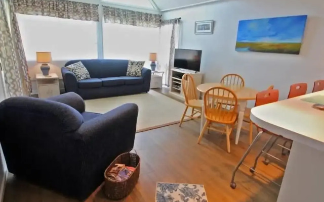 Lake Arrowhead Lodging