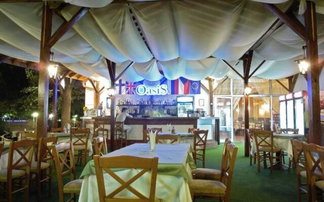 Oasis Park Hotel