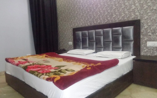 Hotel Raj International DX