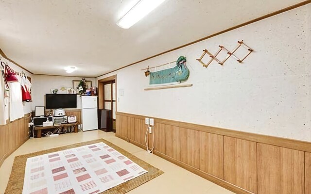 Jeonju Flowerwind Pension