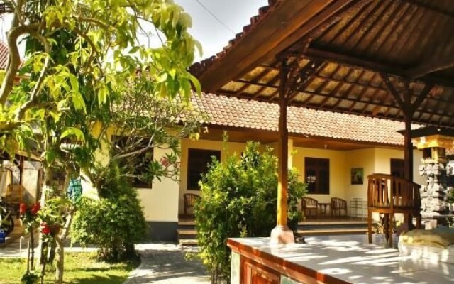 Sri Beach Inn