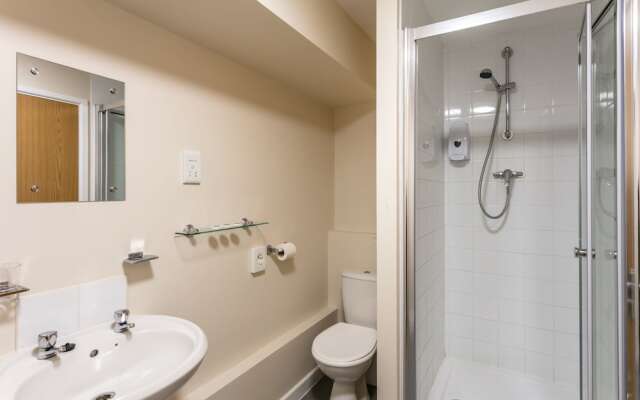 Roydon Marina Village Hotel