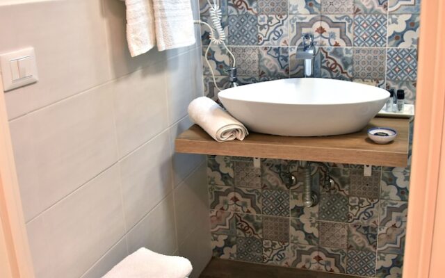 Gloden House Apartments