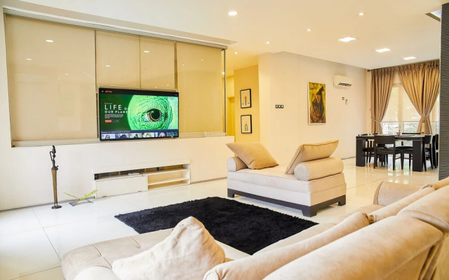 Impeccable 3-bed Luxury Apartment in Ikoyi, Lagos