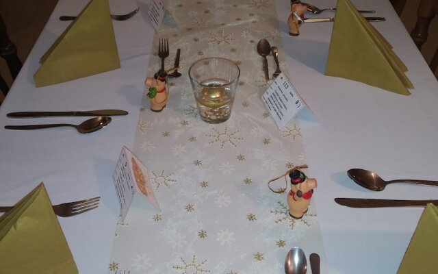 Várkúti Turistaház és Kóborló Panzió