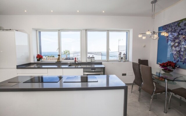 Luxury Apartments Villa San Salvador