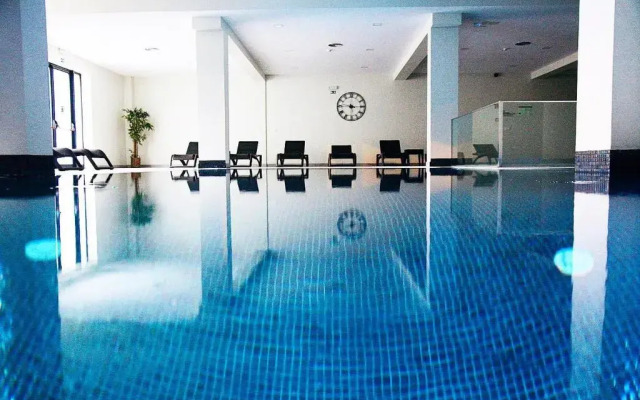 Calamar Hotel