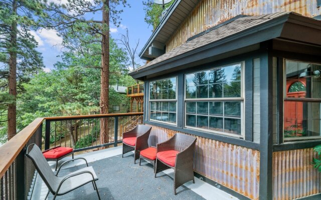 Modern Moonridge Manor