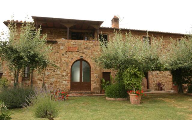Stunning private villa with private pool, WIFI, TV, pets allowed and parking, close to Montepulc