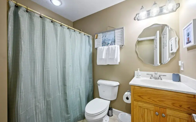 Bradley Bungalow Sleeps 11 Sevierville