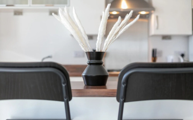 The Douglas - Donnini Apartments