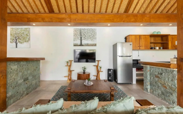 Elvano villa in heart of seminyak and near beach