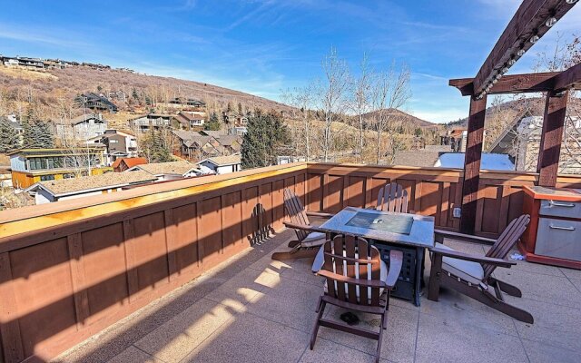 Old Town Luxury by Casago