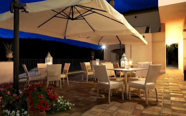 Garden-view Farmhouse in Certaldo With Swimming Pool