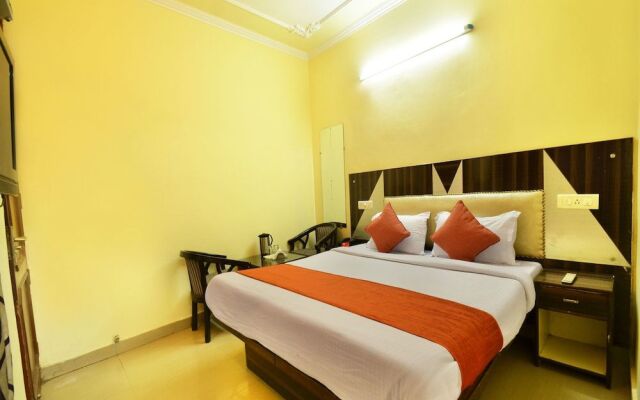 OYO 8073 Grand Residency