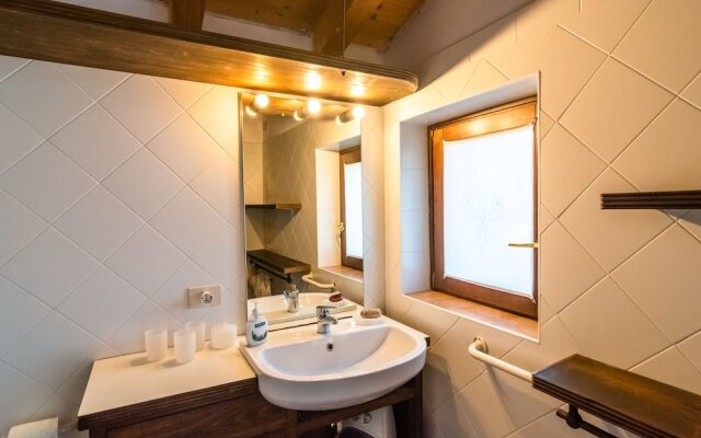 Authentic Rural House, 200 mt Form the Parking